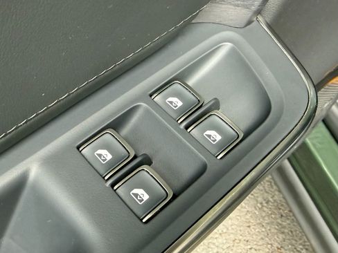 Used 2025 Rivian R1S Adventure AWD/4WD image 37