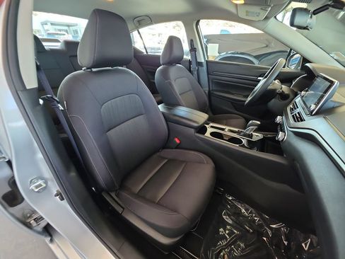 Used 2024 Nissan Altima 2.5 SV FWD image 29