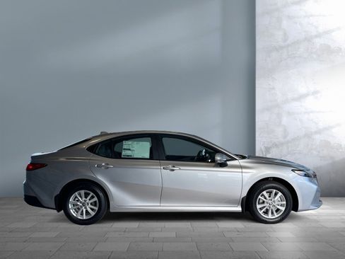 New 2026 Toyota Camry LE image 7