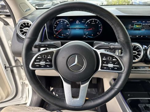 Used 2021 Mercedes-Benz GLB 250 4MATIC image 43