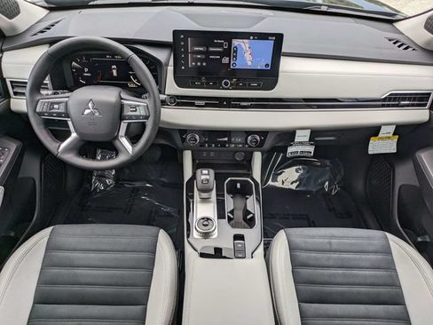 New 2026 Mitsubishi Outlander SE FWD image 15