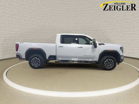 New 2026 GMC Sierra 3500 SLT w/ SLT Premium Package image 4