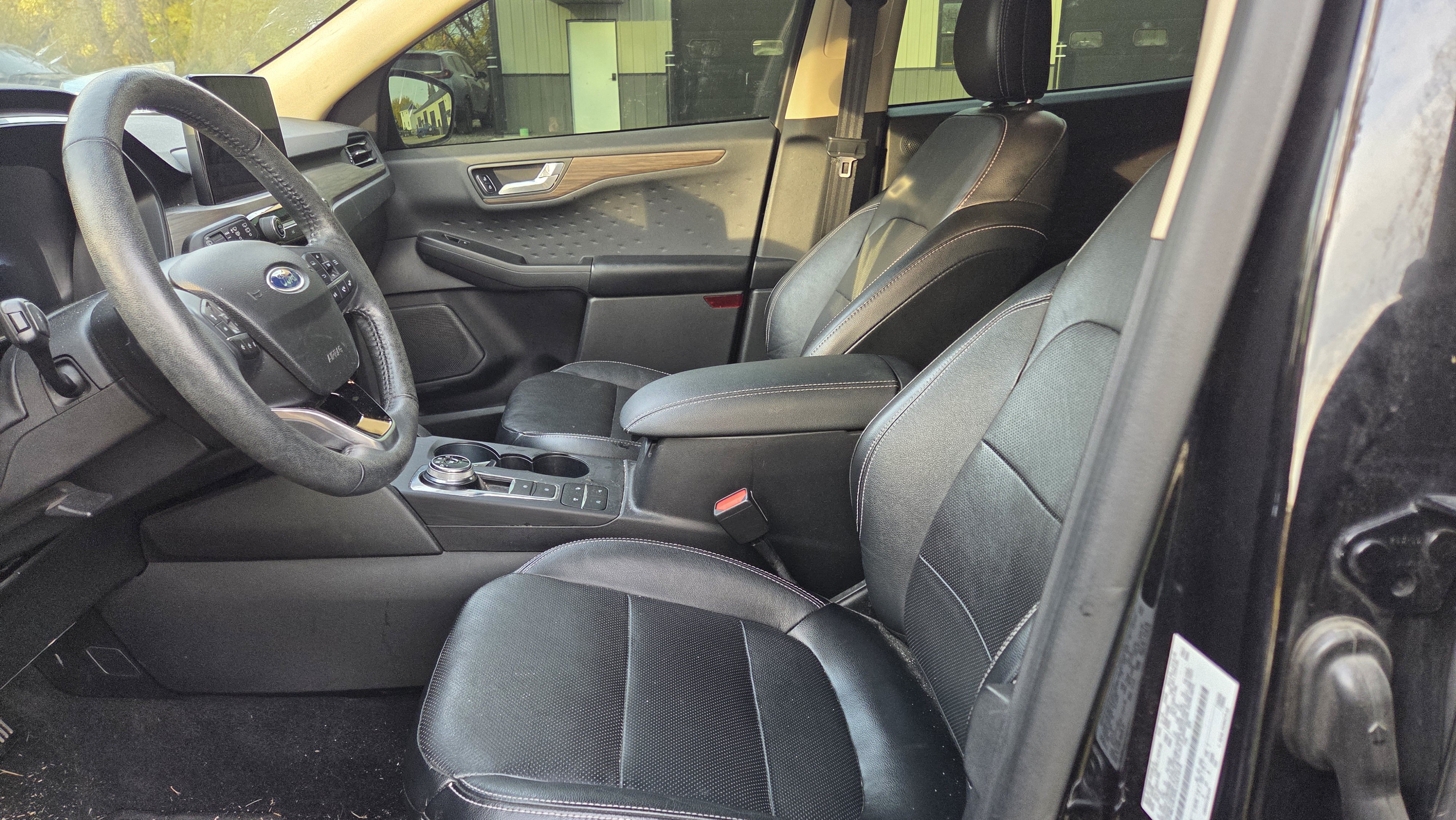 Used 2020 Ford Escape Titanium AWD/4WD image 5