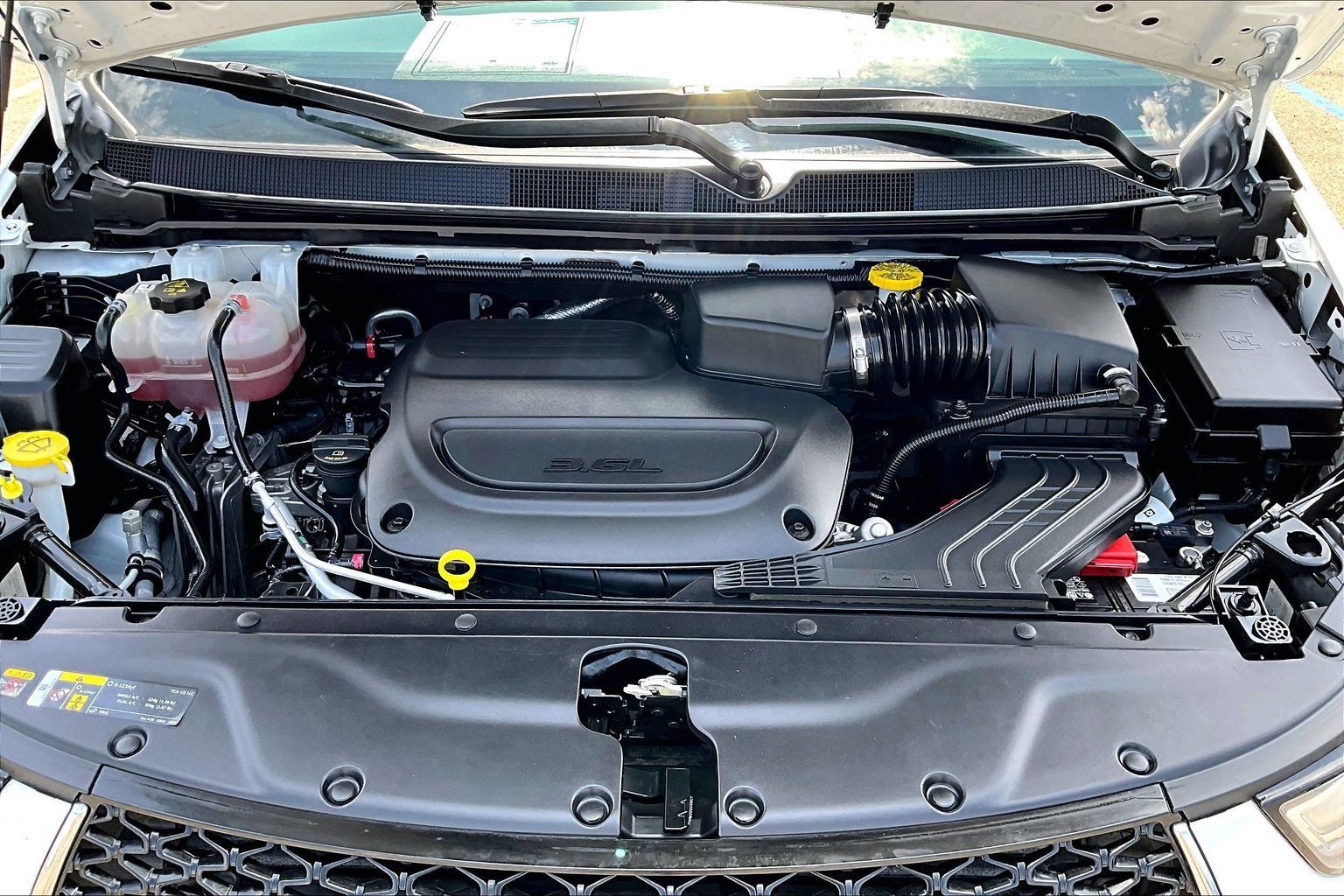 Used 2023 Chrysler Pacifica Touring-L FWD image 9