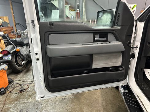 Used 2013 Ford F150 XLT w/ Mid Equipment Group image 14