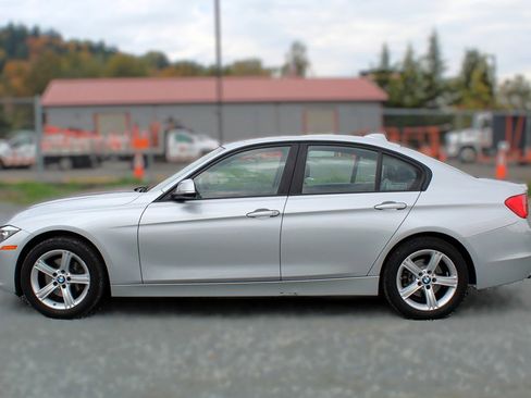 Used 2014 BMW 328i xDrive XI SULEV image 4