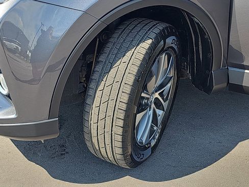 Used 2018 Toyota RAV4 XLE image 31