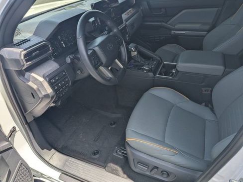 Used 2025 Toyota 4Runner Trailhunter AWD/4WD image 9
