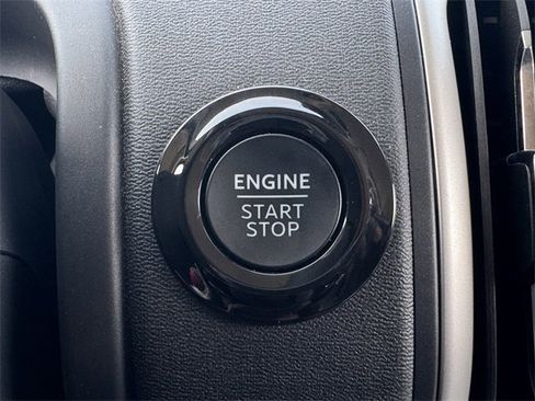 Used 2025 Ford Expedition Active image 21