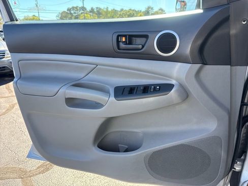 Used 2012 Toyota Tacoma 4x4 Double Cab image 29