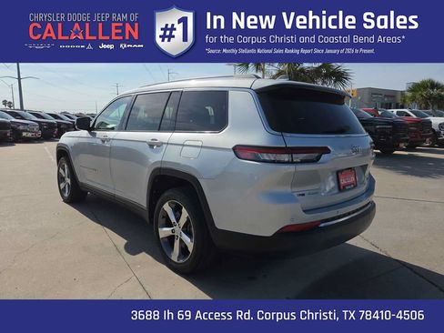 Used 2022 Jeep Grand Cherokee L Limited AWD/4WD image 12