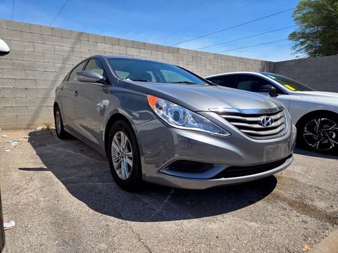 Used 2013 Hyundai Sonata GLS FWD image 2