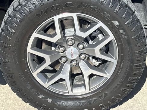 Used 2022 GMC Canyon AT4 w/ Trailering Package image 10