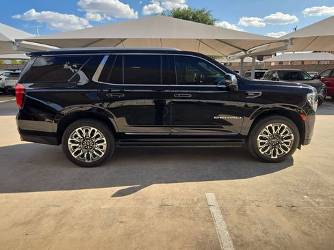 Used 2024 GMC Yukon Denali Ultimate AWD/4WD image 2