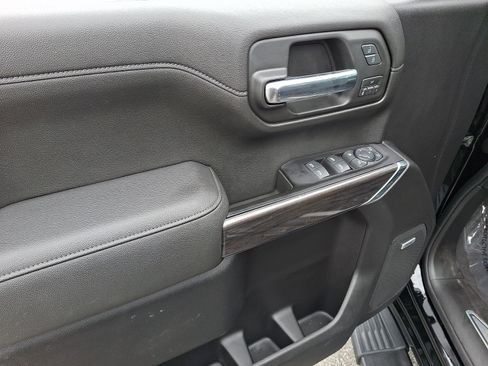 Used 2019 Chevrolet Silverado 1500 LTZ w/ LTZ Premium Package AWD/4WD image 12