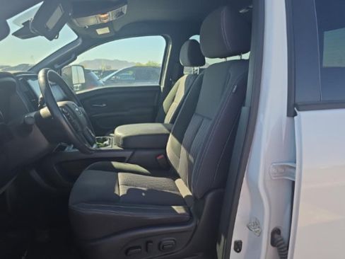 Used 2023 Nissan Titan SV w/ SV Convenience Package AWD/4WD image 6