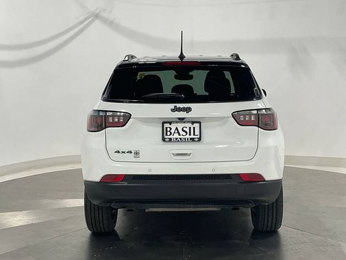 Used 2026 Jeep Compass Limited AWD/4WD image 12