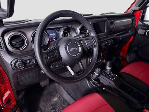 Used 2022 Jeep Gladiator Sport image 9