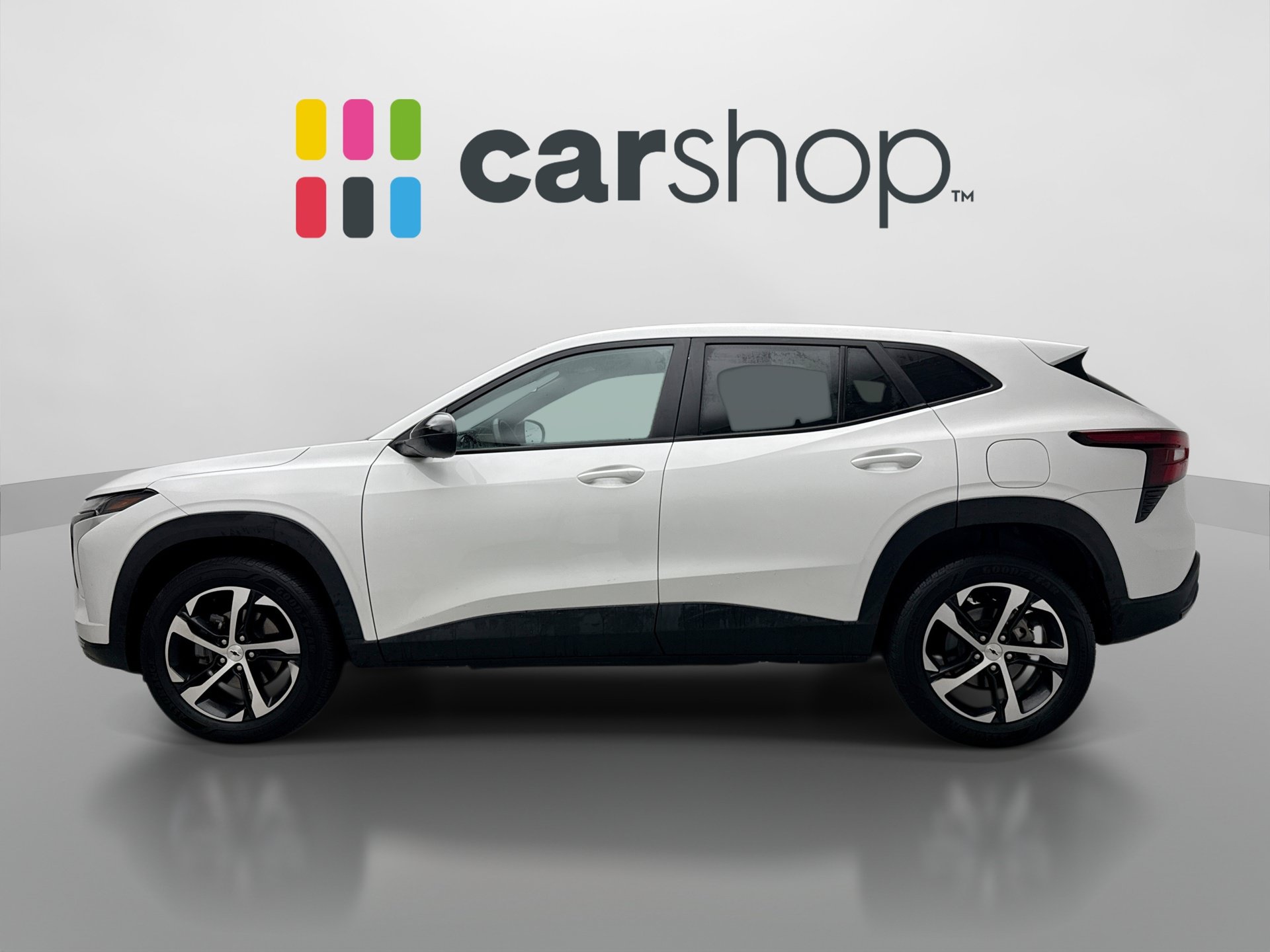 Used 2024 Chevrolet Trax RS w/ Driver Confidence Package FWD image 2