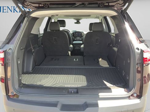 Used 2020 Chevrolet Traverse LT w/ LT Premium Package AWD/4WD image 11
