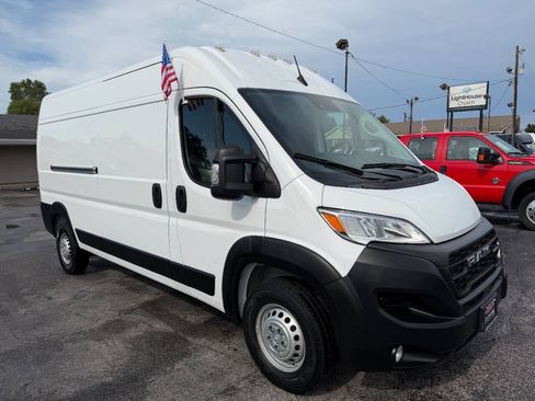 Used 2025 RAM ProMaster 3500 w/ Convenience Group FWD image 4