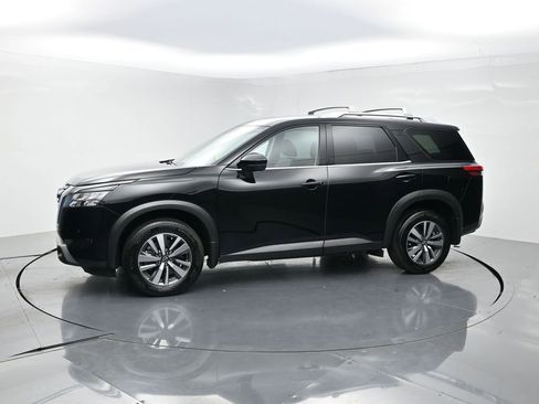 Used 2025 Nissan Pathfinder SL AWD/4WD image 3