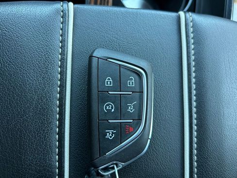 Used 2024 Cadillac Escalade ESV Premium Luxury image 37