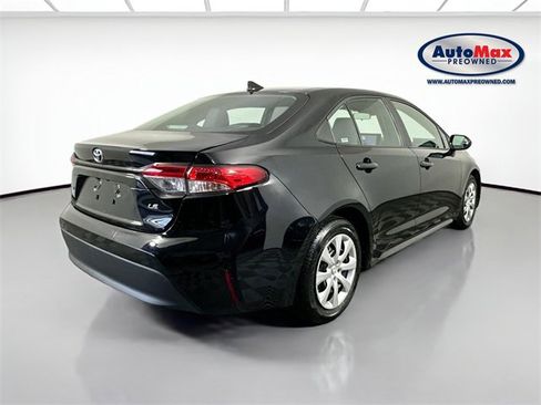 Used 2024 Toyota Corolla LE image 2