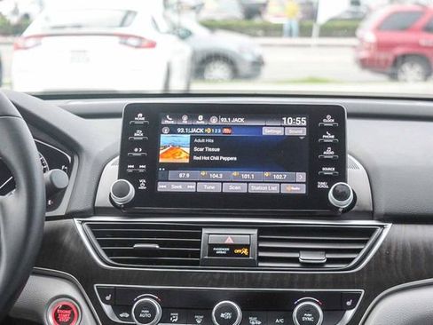 Used 2018 Honda Accord EX-L image 18