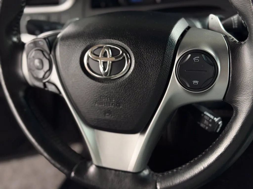Used 2012 Toyota Camry SE FWD image 32