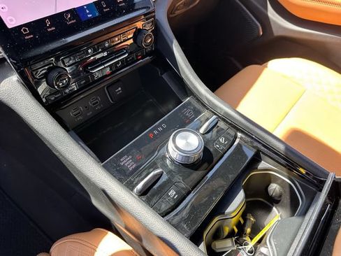Used 2024 Jeep Grand Cherokee L Summit w/ Luxury Tech Group V AWD/4WD image 38