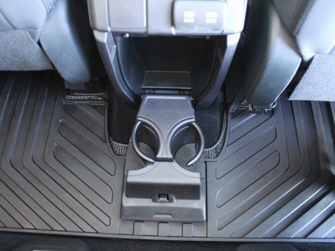 Used 2019 Subaru Ascent Limited w/ Popular Package #2 image 20