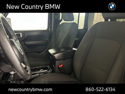 Used 2018 Jeep Wrangler Unlimited Sport S image 11
