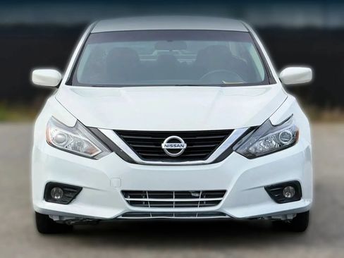 Used 2018 Nissan Altima 2.5 SV FWD image 5