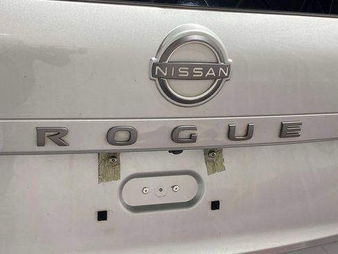 Used 2024 Nissan Rogue S FWD image 10