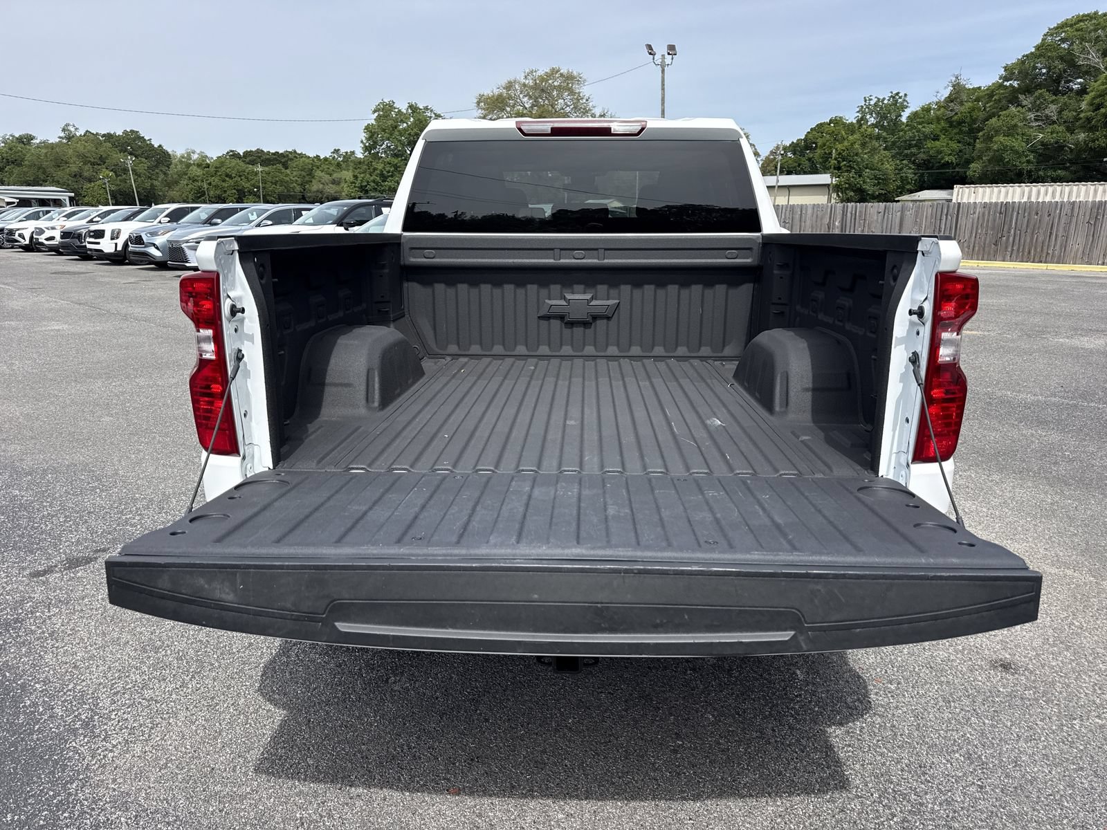 Used 2025 Chevrolet Silverado 1500 LT AWD/4WD image 28