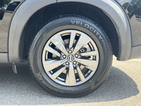 Used 2024 Nissan Pathfinder SV FWD image 32