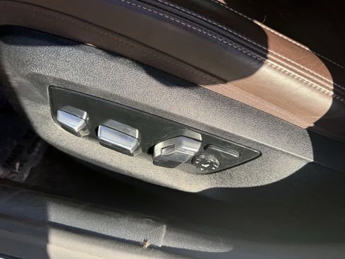 Used 2020 BMW 530i xDrive w/ M Sport Package image 16