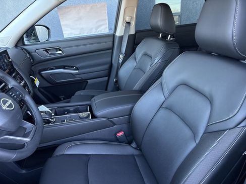 New 2026 Nissan Pathfinder SL image 5