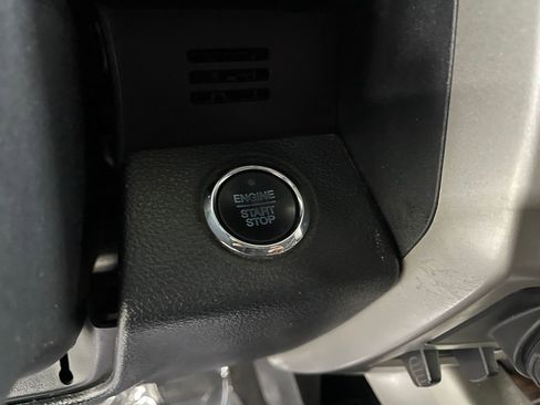 Used 2019 Ford F150 Lariat w/ Equipment Group 502A Luxury AWD/4WD image 20
