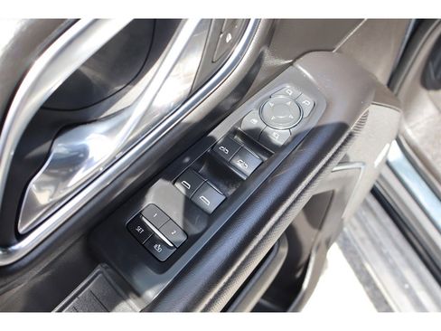 Used 2021 Chevrolet Tahoe Premier AWD/4WD image 22