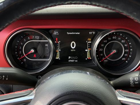 Used 2021 Jeep Wrangler Unlimited Rubicon AWD/4WD image 13