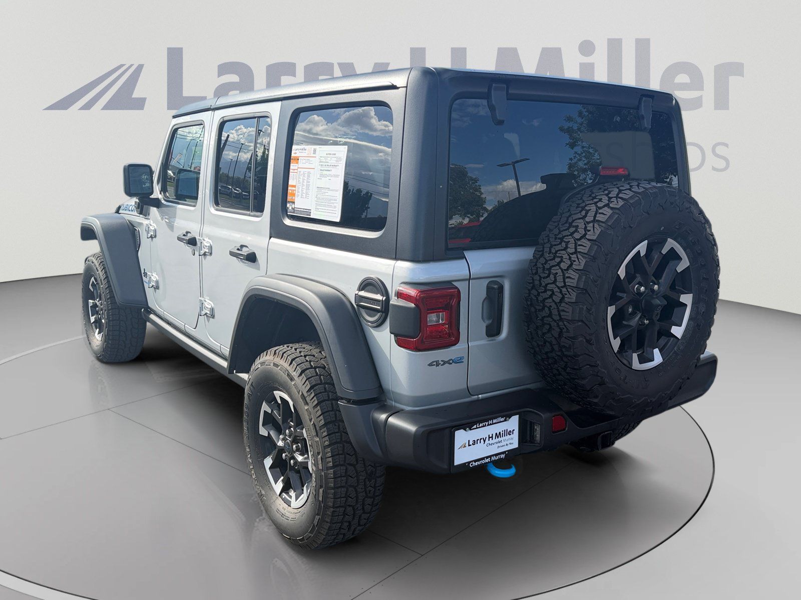 Used 2024 Jeep Wrangler Unlimited Rubicon 4xe AWD/4WD image 3