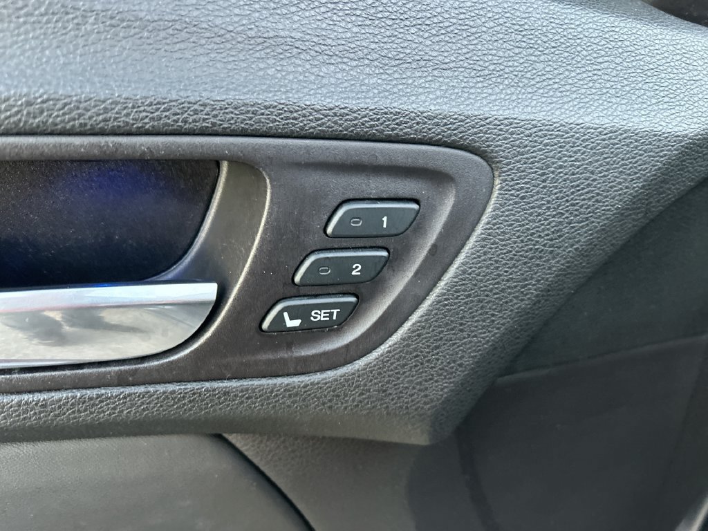 Used 2017 Acura TLX w/ Technology Package FWD image 13
