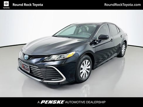 Used 2021 Toyota Camry LE image 1