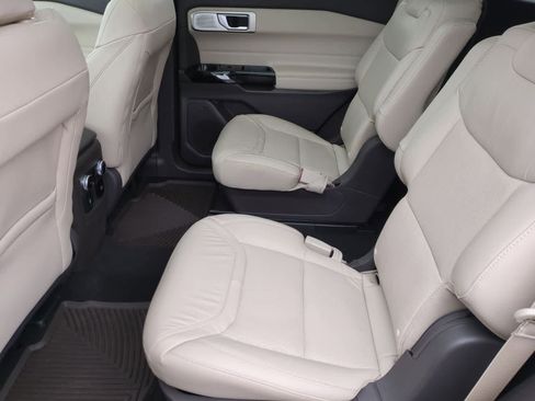 Used 2023 Ford Explorer Platinum w/ Technology Package AWD/4WD image 20