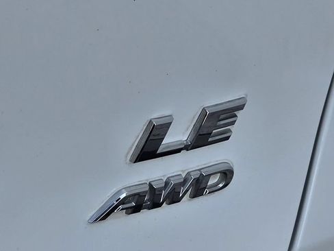 Used 2021 Toyota RAV4 LE AWD/4WD image 25