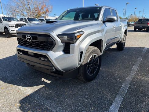 Used 2024 Toyota Tacoma TRD Sport image 1