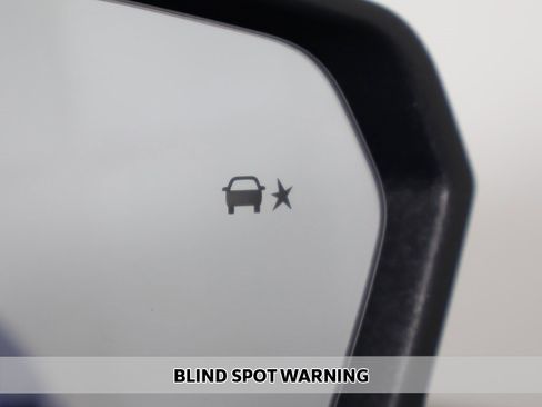 Used 2024 Chevrolet Equinox LT w/ LPO, Floor Liner Package image 4