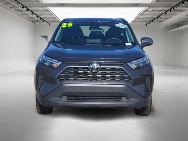 Used 2025 Toyota RAV4 XLE AWD/4WD image 9